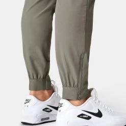 Macade Golf Trousers - Tech Jogger Pant - Jade Green SS23 19 Macade Golf Trousers - Tech Jogger Pant - Jade Green SS23 -Fashion Golf 0011 macade golf trousers tech jogger pant jade green ss23 pa20230105 120