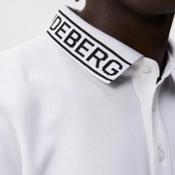 J.Lindeberg Golf Shirt - Austin Regular Fit - White AW23 -Fashion Golf j lindeberg golf shirt austin regular fit white aw23 gmjt08847 0000 26