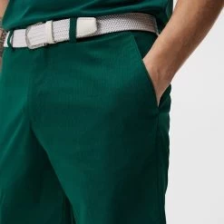 J.Lindeberg Golf Shorts - Vent Tight Fit - Rain Forest AW23 17 J.Lindeberg Golf Shorts - Vent Tight Fit - Rain Forest AW23 -Fashion Golf j lindeberg golf shorts vent tight fit rain forest ss23 gmpa07908 m374 74