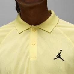 Jordan Golf Shirt - DF Sport Pique Polo - Lemon Chiffon SU23 -Fashion Golf jordan golf shirt df sport polo lemon chiffon su23 dz0540 706 23