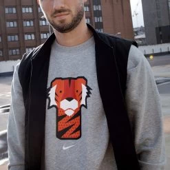 Nike Golf Jumper - Frank Crew Neck Sweater - Grey NRG SP23 -Fashion Golf nike golf jumper tiger woods frank model shot c