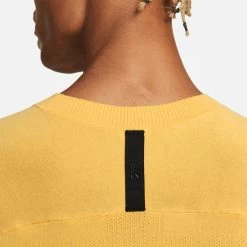 Nike Golf Jumper - TW Knit Crew Neck - Topaz Gold SU23 -Fashion Golf nike golf jumper tw knit crew neck topaz gold su23 dr5291 795 68