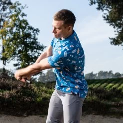 Original Penguin Golf Shirt - Cocktail Motif Polo - Med. Blue AW23 -Fashion Golf original penguin lifestyle shot 0014 layer 12